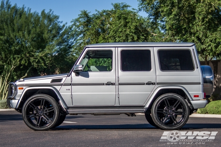 2015 Mercedes-Benz G-Class with 24" Gianelle Bologna in Satin Black wheels