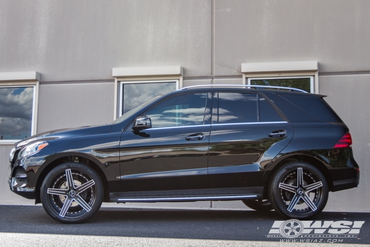 2016 Mercedes-Benz GLE/ML-Class with 22" Giovanna Dublin-5 in Black Machined wheels