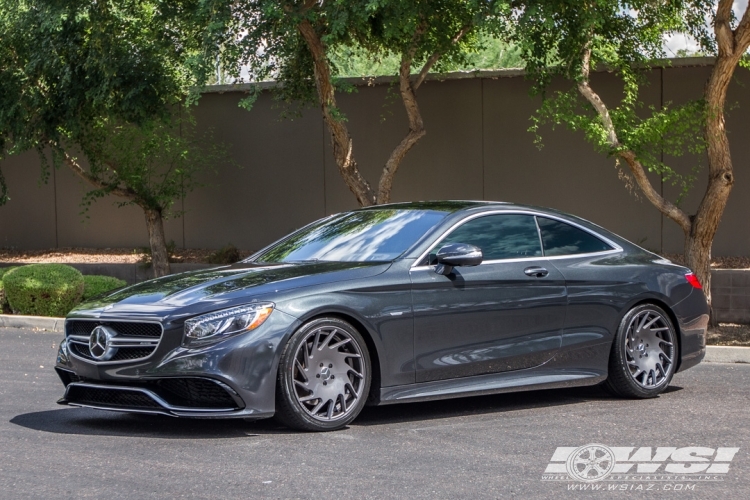 2015 Mercedes-Benz S-Class with 20" Vossen VLE-1 in Gloss Graphite wheels