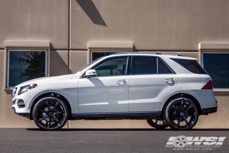 2016 Mercedes-Benz GLE/ML-Class with 22" Giovanna Andros in Gloss Black wheels