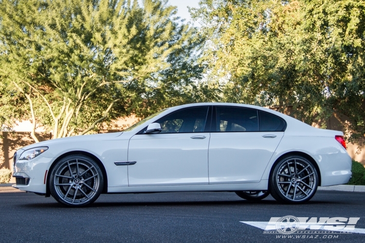 2012 BMW 7-Series with 22" Gianelle Monaco in Graphite wheels