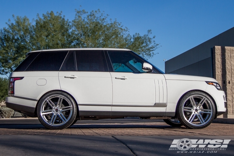 2016 Land Rover Range Rover with 24" Gianelle Bologna in Machined Silver wheels