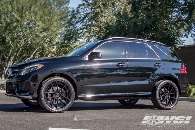 2016 Mercedes-Benz GLE/ML-Class with 22" Gianelle Monaco in Semi Gloss Black wheels