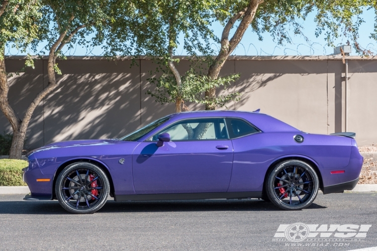 2016 Dodge Challenger with 22" Lexani Forged LS-101 in Custom wheels