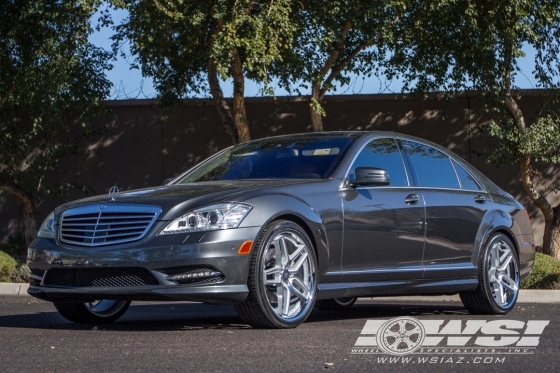 2011 Mercedes-Benz S-Class with 22" Giovanna Austin in Silver Machined (Chrome Stainless Steel Lip) wheels