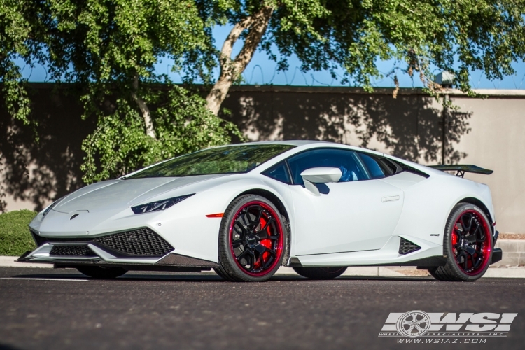 2015 Lamborghini Huracan with 20" GFG Forged Hura in Custom wheels