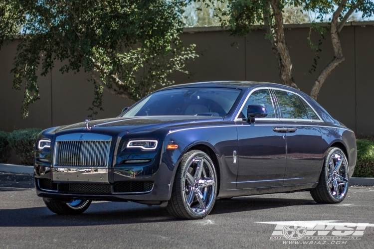 2016 Rolls-Royce Ghost with 22" Lexani R-Four in Chrome wheels