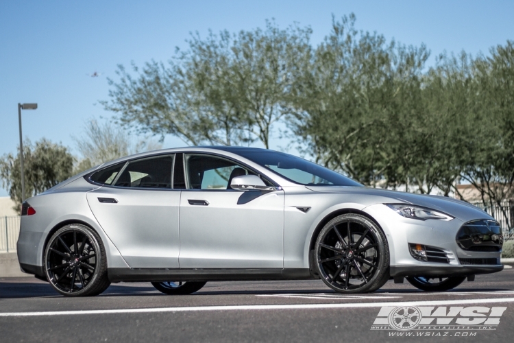 2016 Tesla Model S with 22" Koko Kuture Le Mans in Gloss Black wheels