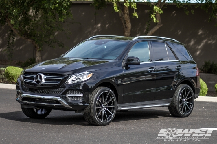2014 Mercedes-Benz GLE/ML-Class with 22" Lexani CSS-10 in Black Machined wheels