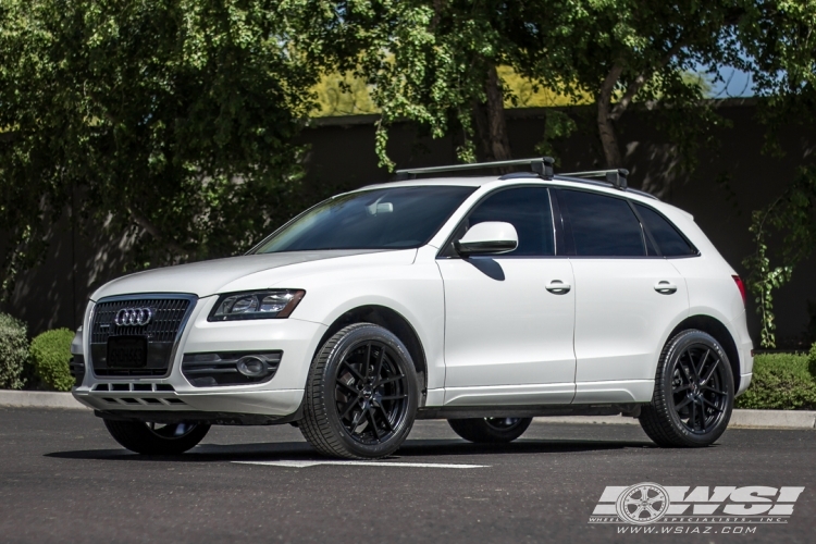 2010 Audi Q5 with 20" Gianelle Monaco in Semi Gloss Black wheels