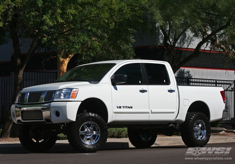 2007 Nissan Titan with 20"   in  wheels