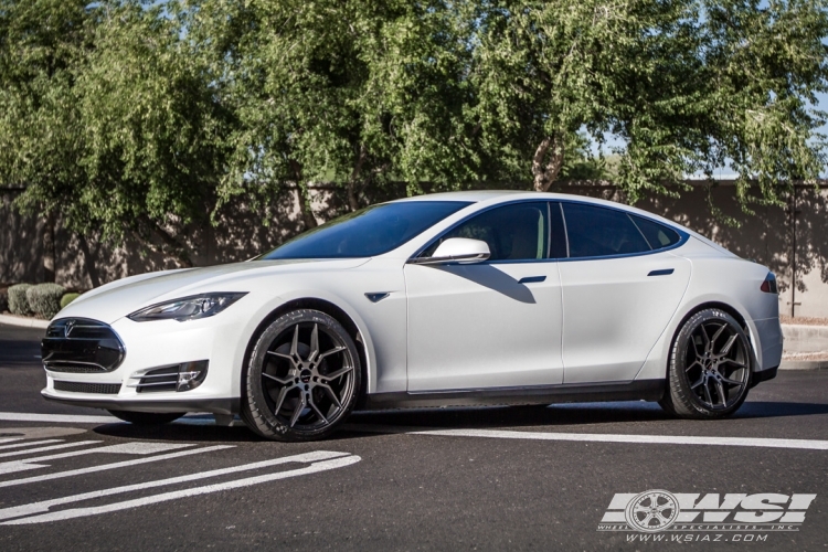 2015 Tesla Model S with 20" Giovanna Haleb in Black Smoked wheels