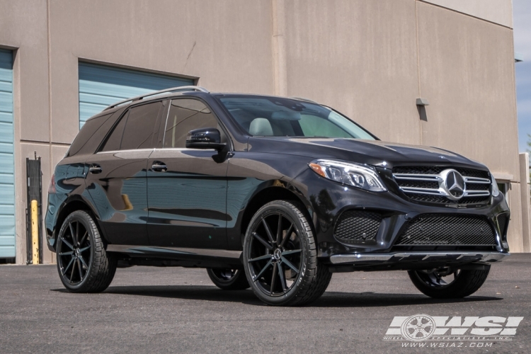 2016 Mercedes-Benz GLE/ML-Class with 22" Koko Kuture Le Mans in Gloss Black wheels