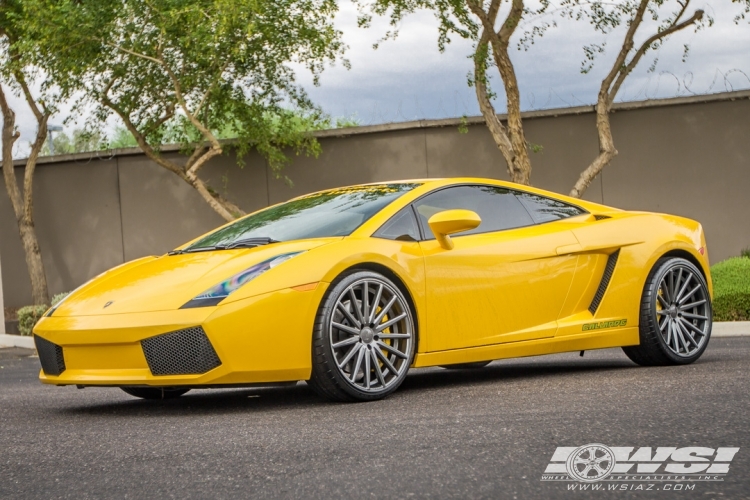 2004 Lamborghini Gallardo with 20" Vossen VFS-2 in Gloss Graphite wheels