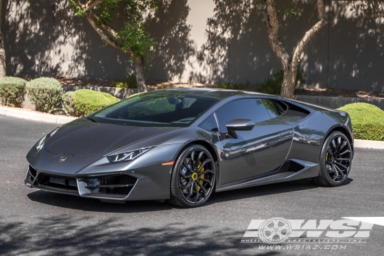 2016 Lamborghini Huracan with 20" Forgiato Navaja-ECX in Custom wheels