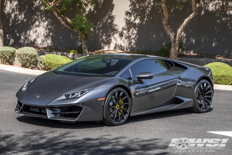 2016 Lamborghini Huracan with 20" Forgiato Navaja-ECX in Custom wheels