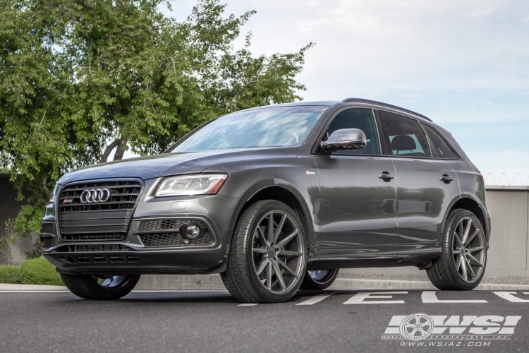 2016 Audi SQ5 with 22" Vossen VFS-1 in Matte Graphite wheels