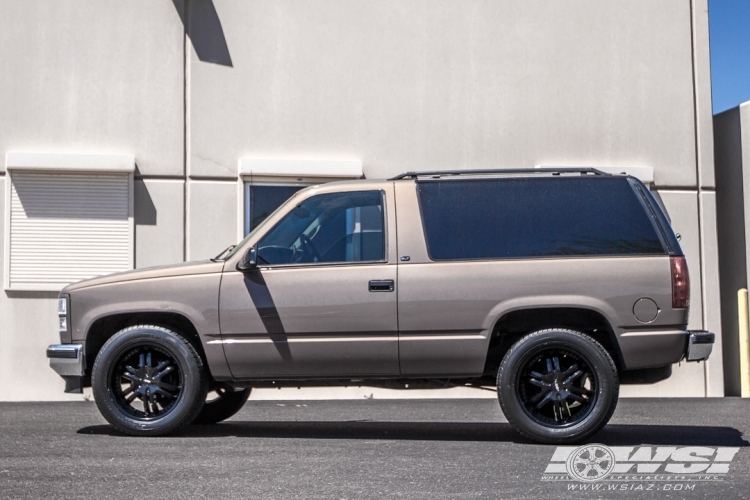 1997 Chevrolet Tahoe with 20" Avenue A607 in Satin Black (Truck/SUV) wheels
