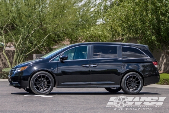 2016 Honda Odyssey with 20" Giovanna Lindos-RL in Matte Black wheels