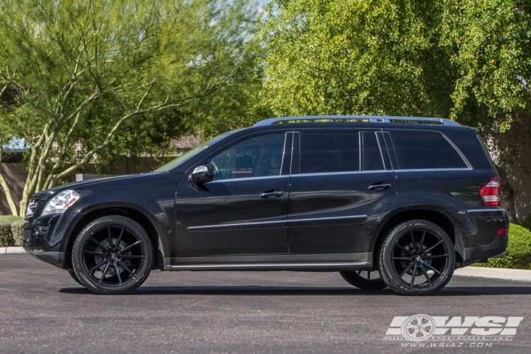 2009 Mercedes-Benz GLS/GL-Class with 22" Koko Kuture Le Mans in Gloss Black wheels