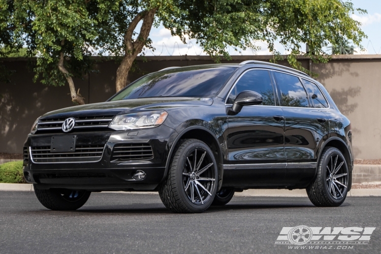 2013 Volkswagen Touareg with 20" Lexani CSS-15 in Gloss Black (Machined Tips) wheels
