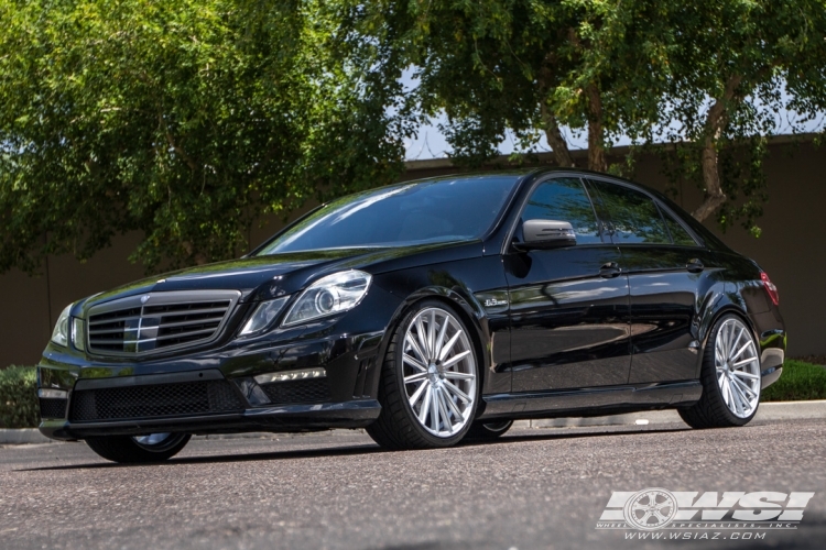 2010 Mercedes-Benz E-Class with 20" Vossen VFS-2 in Silver wheels