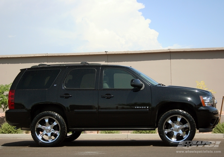 2008 Chevrolet Tahoe with 22" MKW Closeouts B26 in Chrome wheels