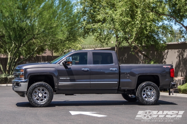 2016 Chevrolet Silverado 2500HD with 20" Hostile Off Road H105 Exile-8 in Gunmetal Machined (Iron Cut) wheels