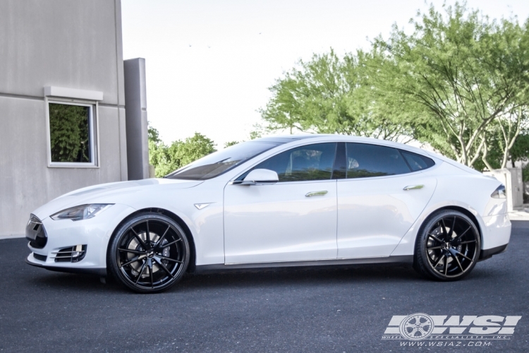 2016 Tesla Model S with 22" Gianelle Davalu in Satin Black wheels