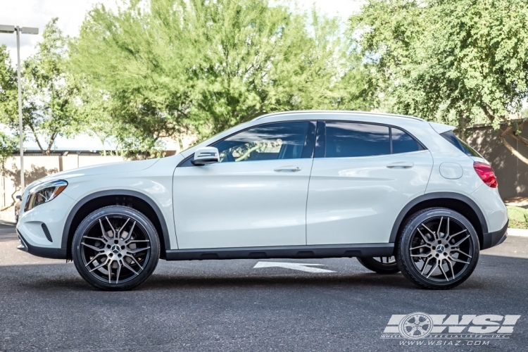 2017 Mercedes-Benz GLA-Class with 20" Giovanna Bogota in Black Smoked wheels