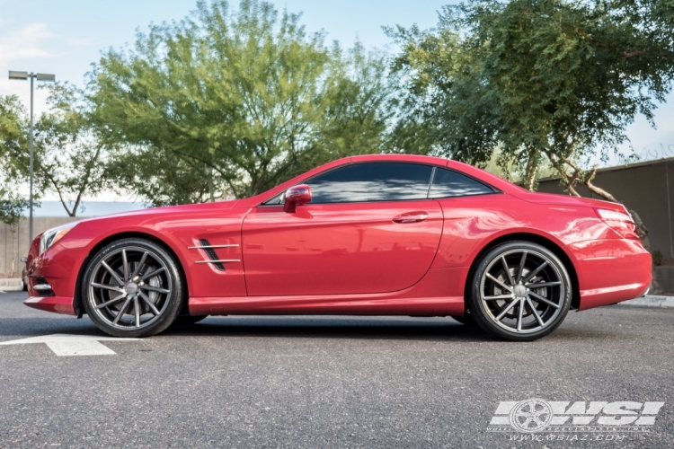 2013 Mercedes-Benz SL-Class with 20" Vossen CVT in Gloss Graphite wheels