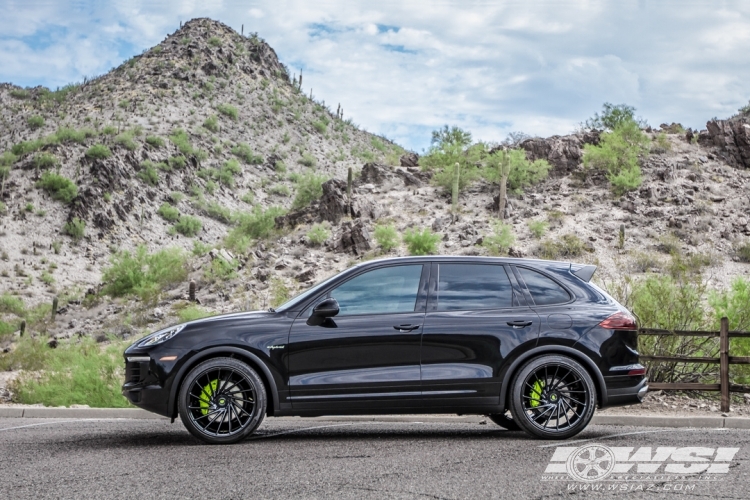 2016 Porsche Cayenne with 22" Vossen Forged VPS305T in Custom wheels