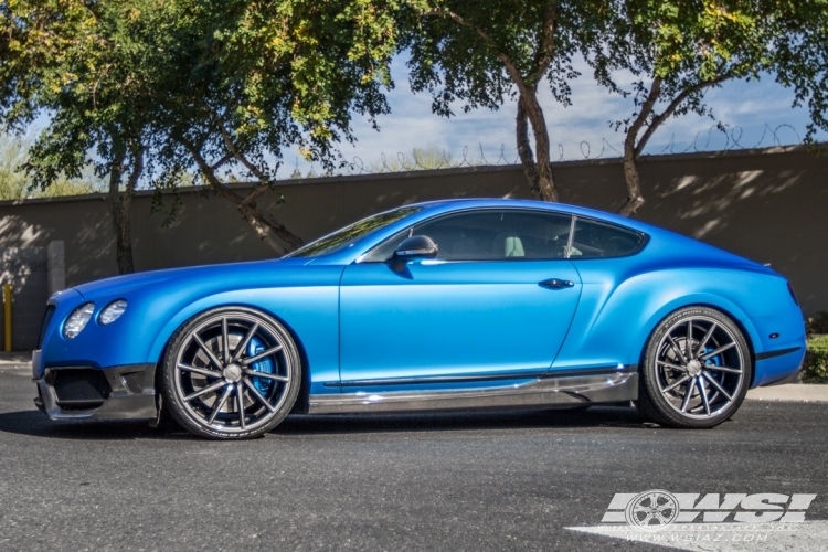 2012 Bentley Continental with 22" Vossen CVT in Gloss Graphite wheels