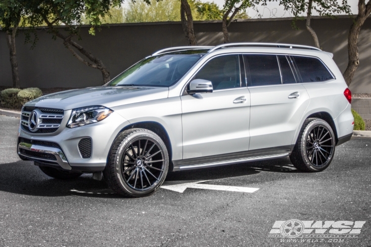 2017 Mercedes-Benz GLS/GL-Class with 22" Gianelle Verdi in Gloss Black wheels