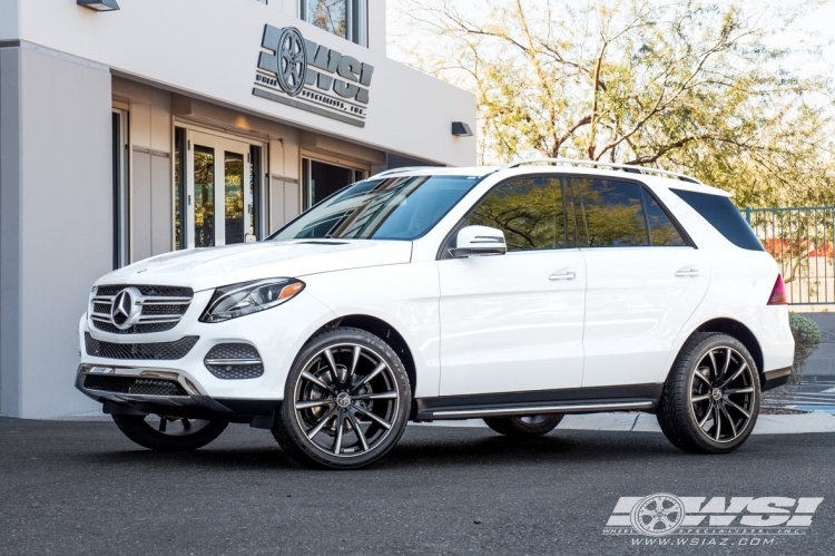 2017 Mercedes-Benz GLE/ML-Class with 22" Gianelle Cuba-10 in Matte Black (w/Ball Cut Details) wheels