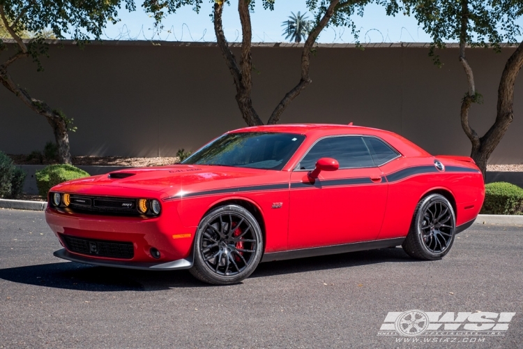 2016 Dodge Challenger with 20" Giovanna Kilis in Gloss Black wheels