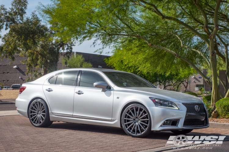 2013 Lexus LS with 22" Vossen VFS-2 in Gloss Graphite wheels