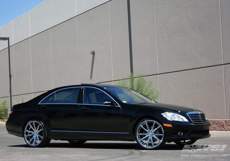2007 Mercedes-Benz S-Class with 22" Gianelle Spidero-5 in Chrome wheels