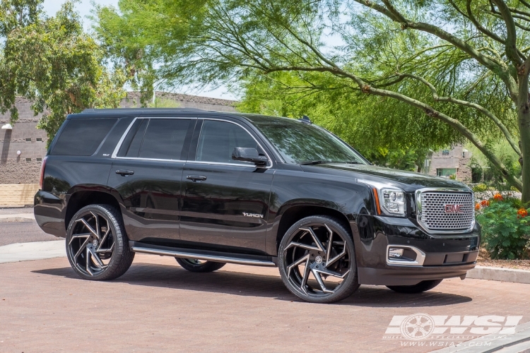 2016 GMC Yukon with 26" Lexani Cyclone in Gloss Black (CNC Accents) wheels