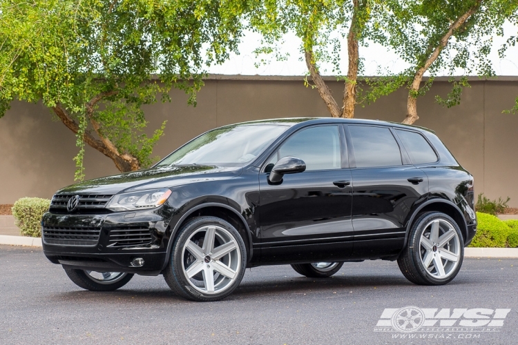 2014 Volkswagen Touareg with 22" Giovanna Dramuno-6 in Silver Machined wheels