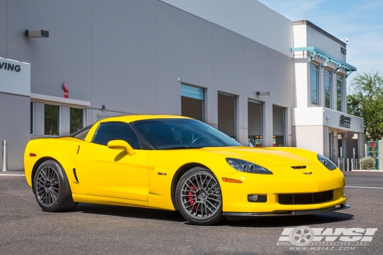 2007 Chevrolet Corvette with 18" Cray Astoria (RF) in Gunmetal (Rotary Forged) wheels