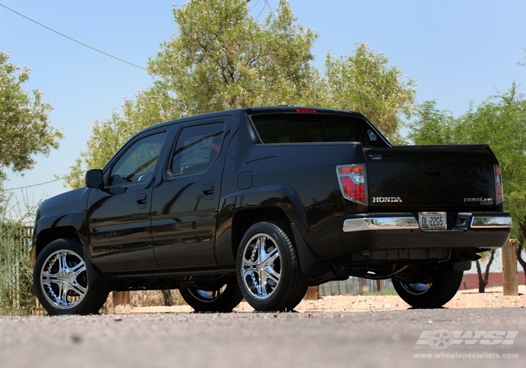 2007 Honda Ridgeline with 20" MKW Closeouts M61 in Chrome wheels