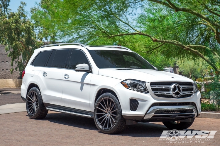 2017 Mercedes-Benz GLS/GL-Class with 22" Gianelle Verdi in Black Smoked wheels