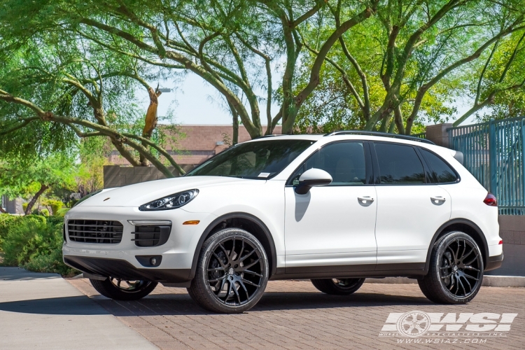 2017 Porsche Cayenne with 22" Giovanna Kilis in Gloss Black wheels