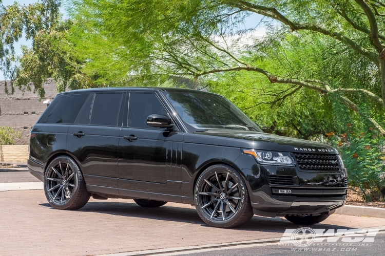 2016 Land Rover Range Rover with 22" Lexani CSS-15 in Gloss Black (Machined Tips) wheels