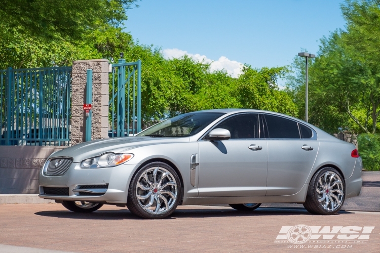 2010 Jaguar XF with 20" Lexani Matisse in Chrome wheels