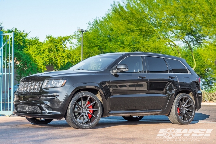 2012 Jeep Grand Cherokee SRT-8 with 22" Savini BM15 in Gloss Black (Dark Tint) wheels