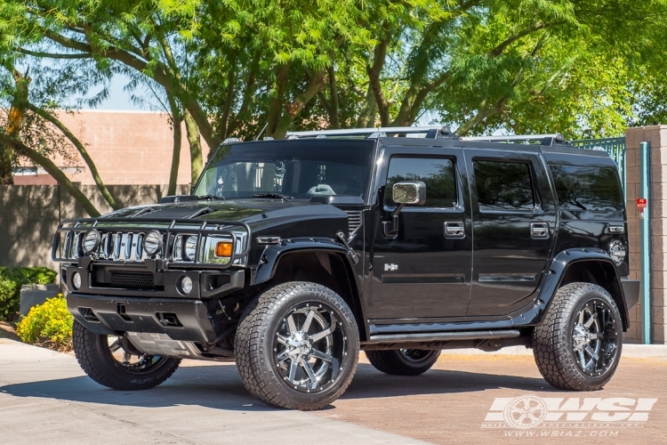 2003 Hummer H2 with 22" Fuel Maverick in Chrome / Black wheels