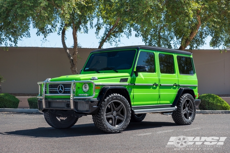 2017 Mercedes-Benz G-Class with Powder Coating Mercedes-Benz G63 in Satin Black wheels