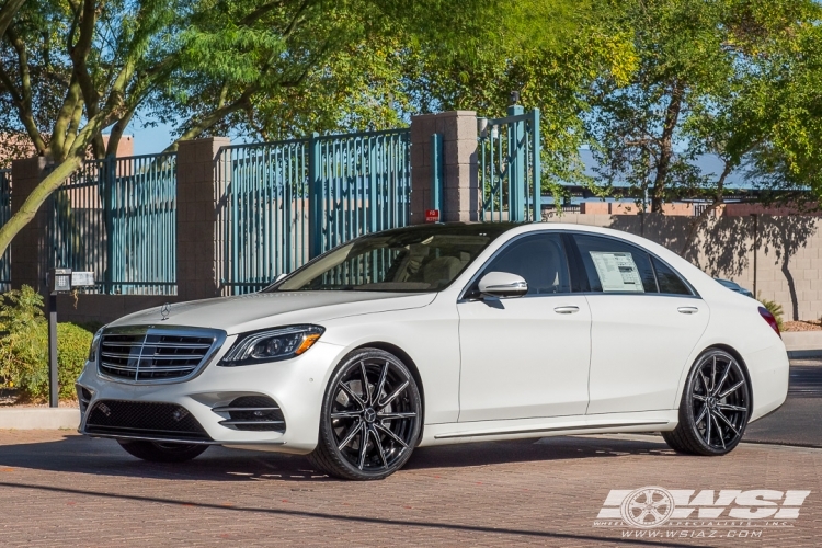 2018 Mercedes-Benz S-Class with 22" Lexani CSS-15 in Gloss Black (CNC Accents) wheels